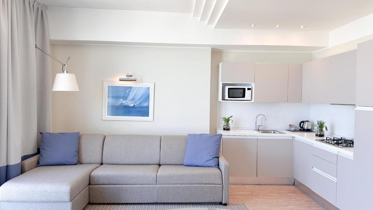 Residence Lungomare - Charming Apartments Riccione Ngoại thất bức ảnh