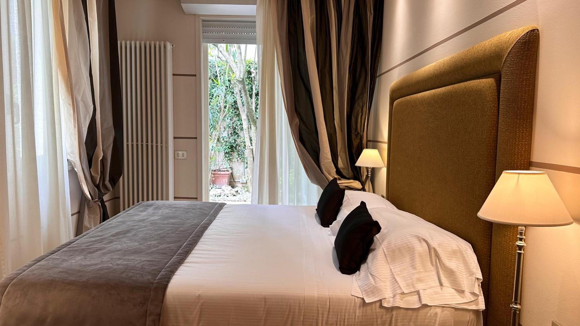 Residence Lungomare - Charming Apartments Riccione Ngoại thất bức ảnh