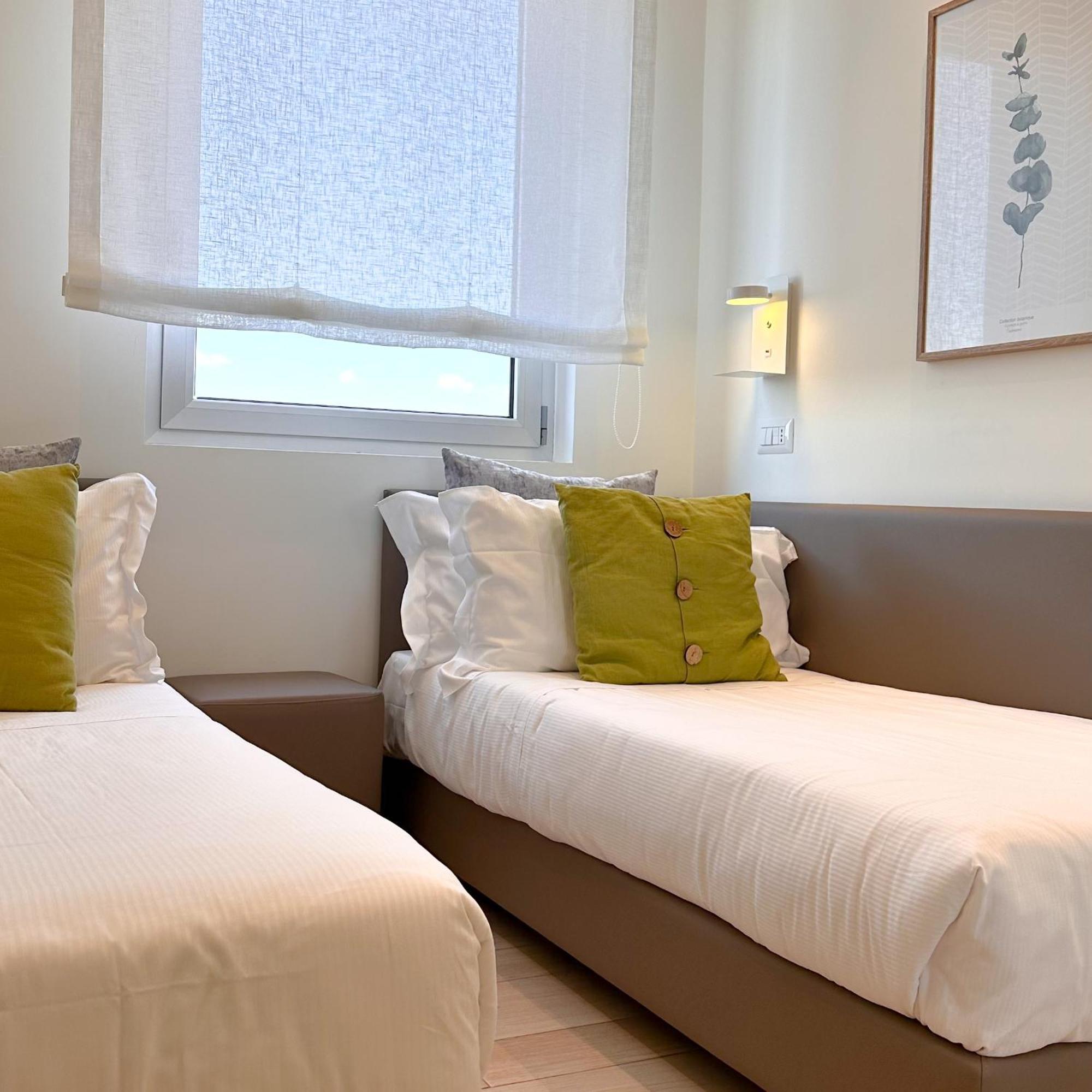 Residence Lungomare - Charming Apartments Riccione Phòng bức ảnh