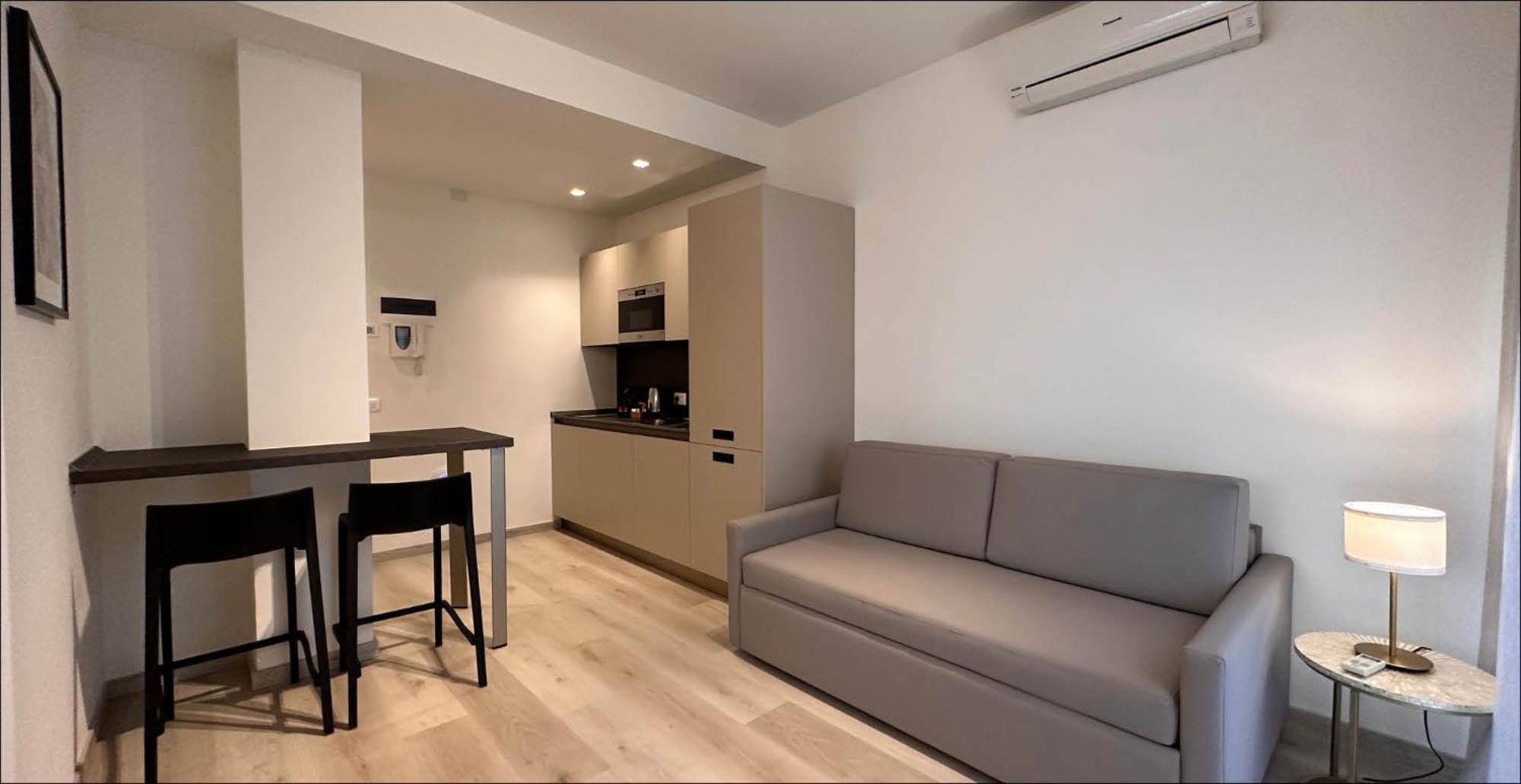 Residence Lungomare - Charming Apartments Riccione Phòng bức ảnh