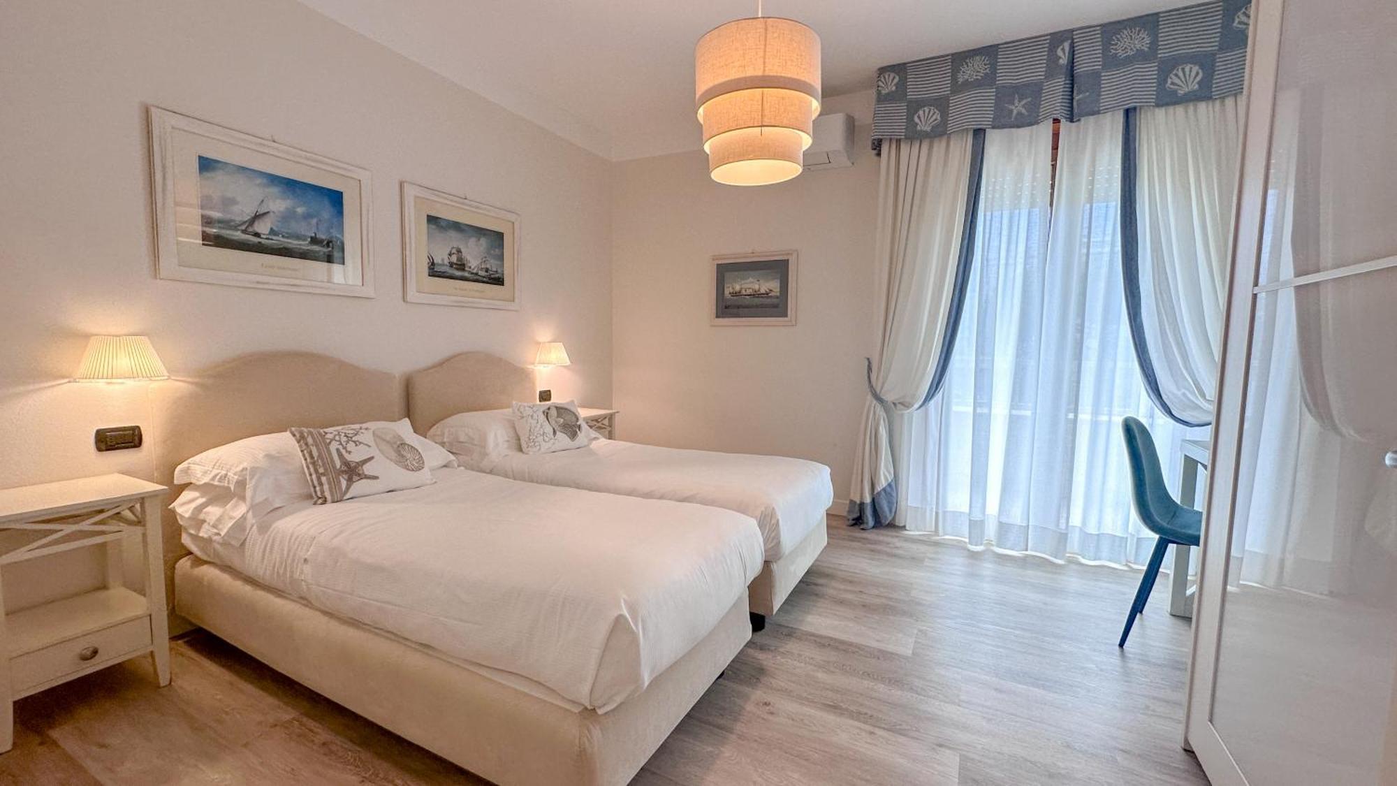 Residence Lungomare - Charming Apartments Riccione Ngoại thất bức ảnh
