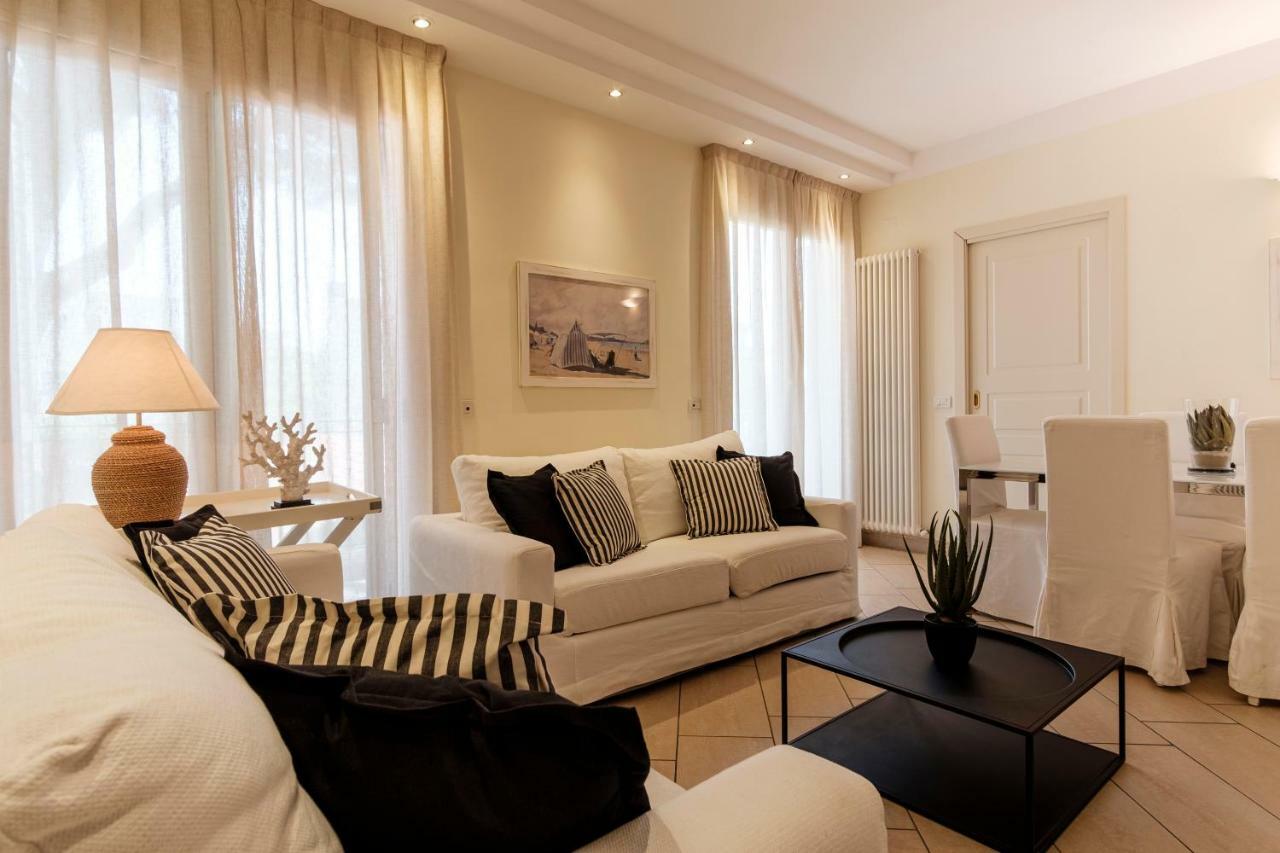 Residence Lungomare - Charming Apartments Riccione Ngoại thất bức ảnh
