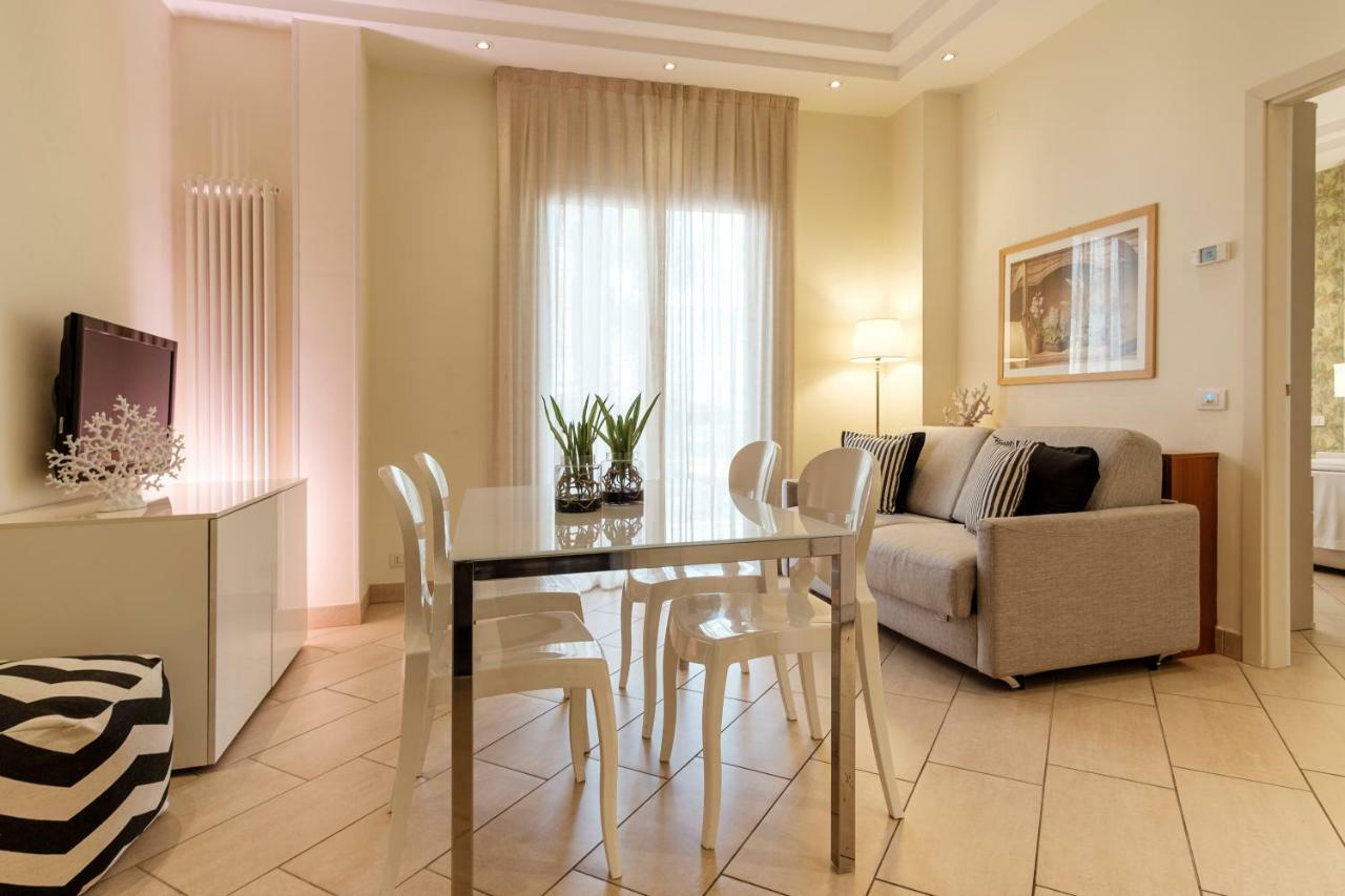 Residence Lungomare - Charming Apartments Riccione Ngoại thất bức ảnh
